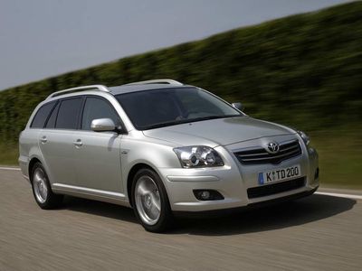 Автостекла Toyota Avensis II c установкой в Москве